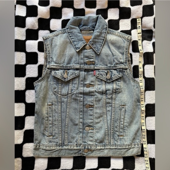 Levi's Premium Cut-Off Denim Vest (XS) - Picture 7 of 8